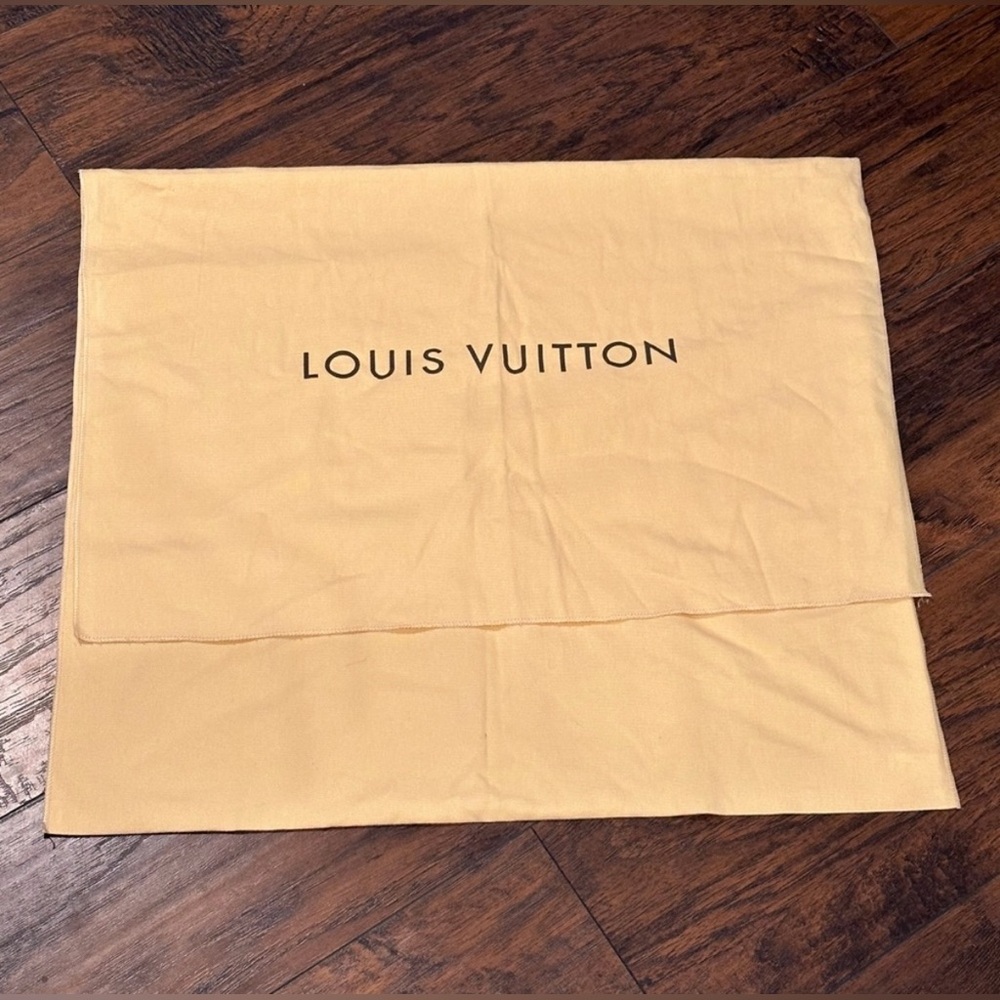 LOUIS VUITTON: Large fold over Dust bag Sz: 24” W x 21.5” H